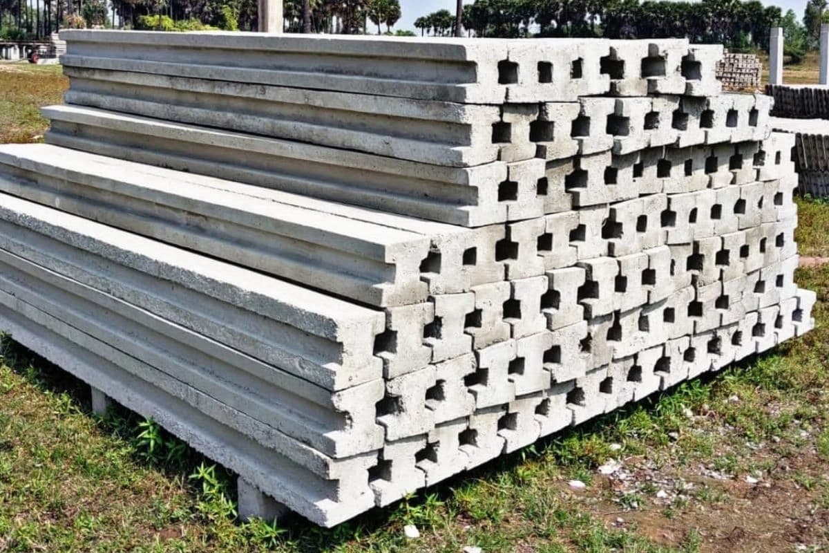 Precast RCC Pole